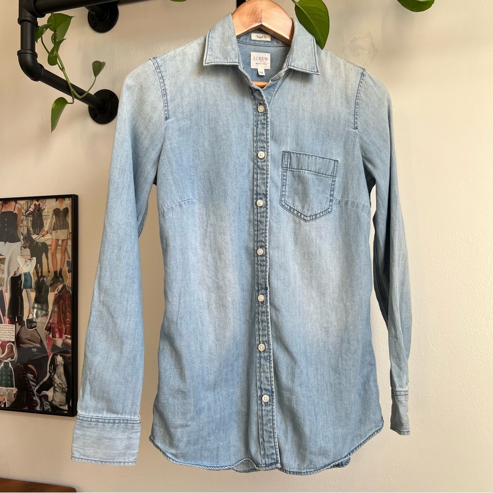 J. Crew Chambray Long Sleeve Shirt Perfect Fit Light Wash Denim Button Down XXS